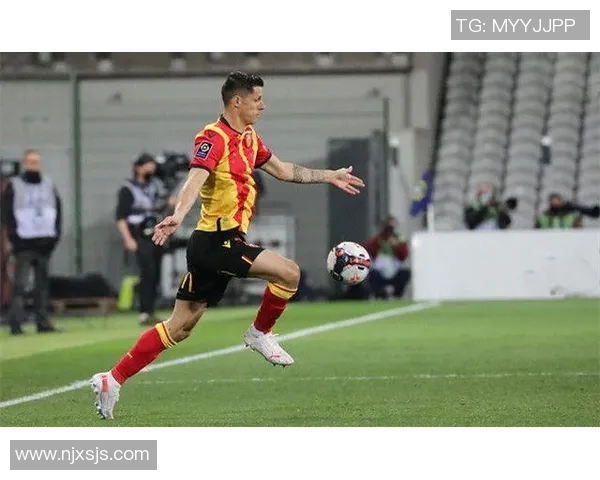 朗斯主场4连胜展现强劲实力球迷热情高涨期待更多精彩表现